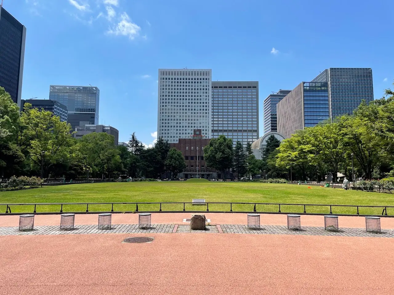 Marunouchi Illumination & Hibiya Christmas Market
