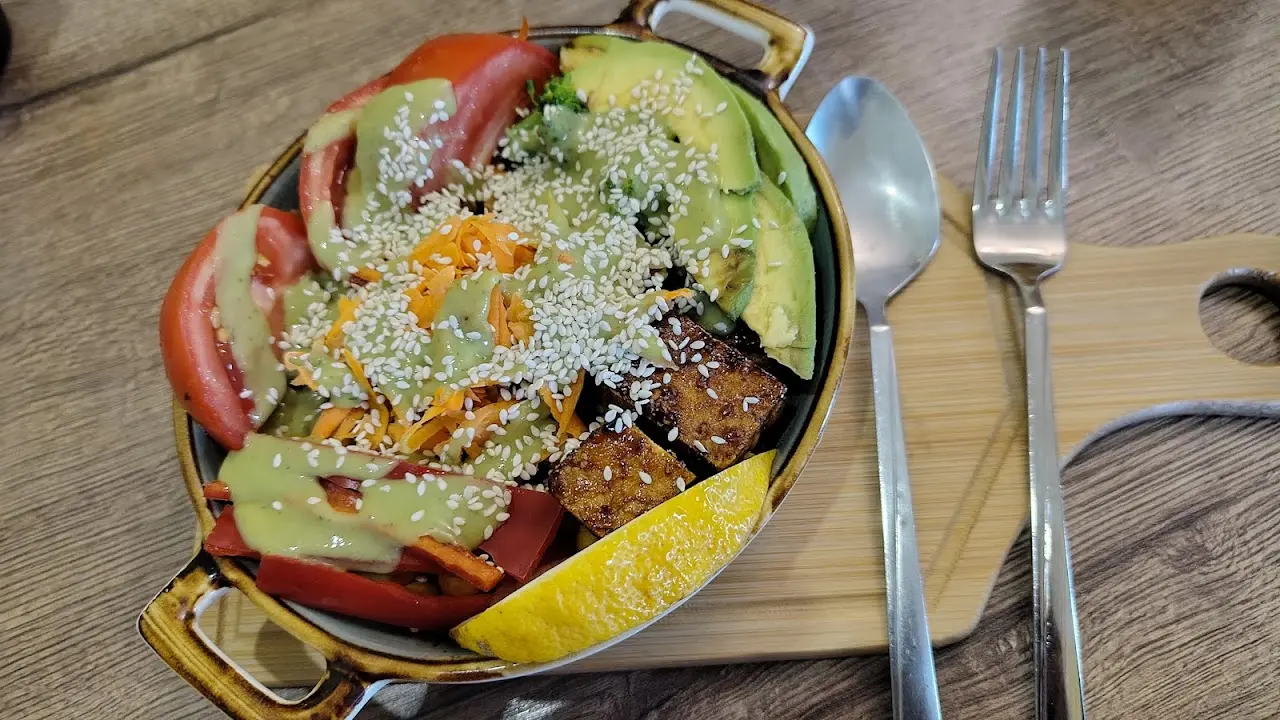 Kiwi Vegan Cafe — photo 3