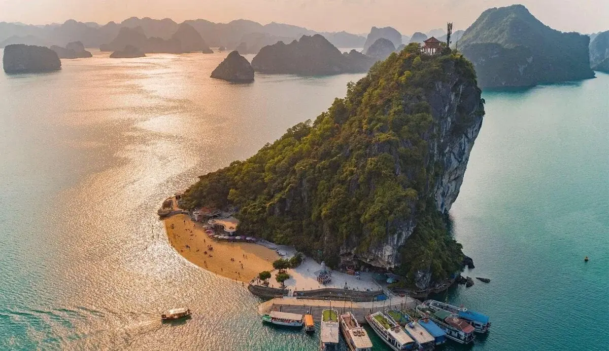 Titop Island: Swimming and Viewpoint Hike