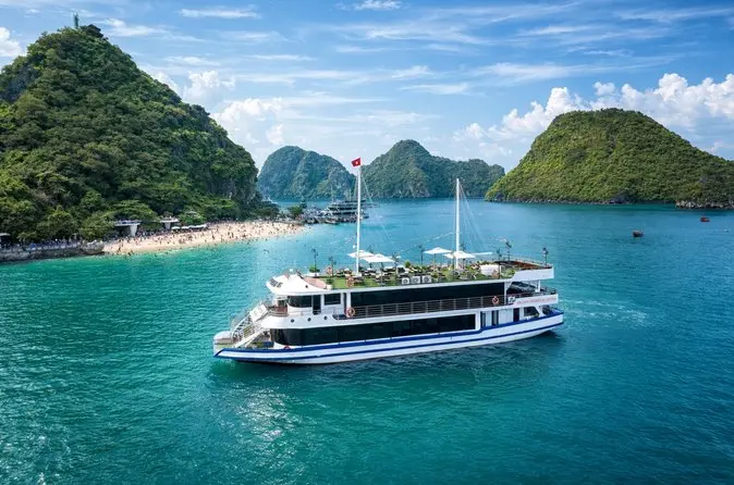 Lunch Aboard Halong Bay Cruise Departure