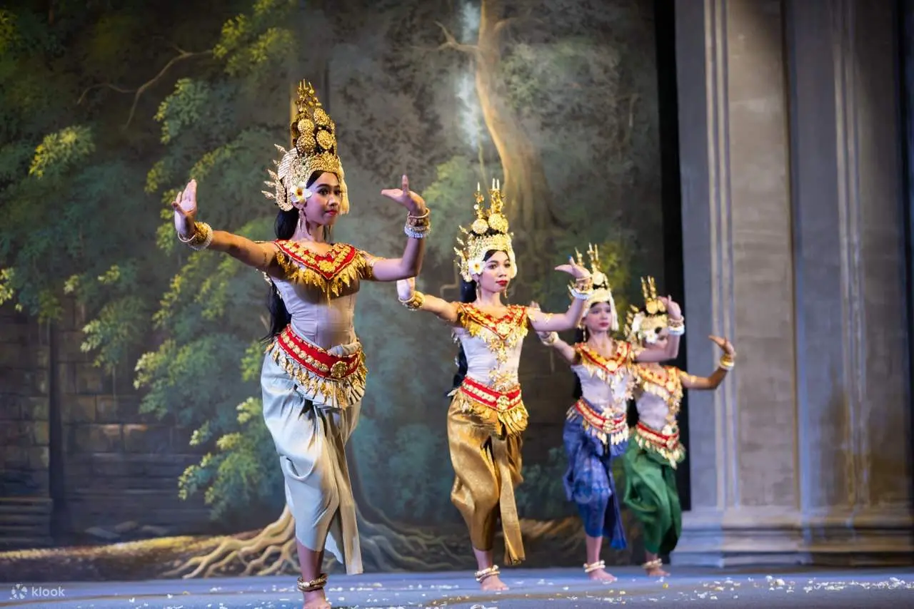 Traditional Apsara Dance Performance