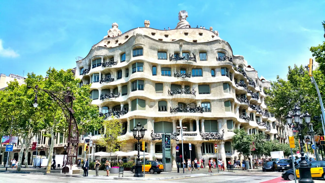 Walking Tour of Old City, La Ramblas & the Gothic Quarter