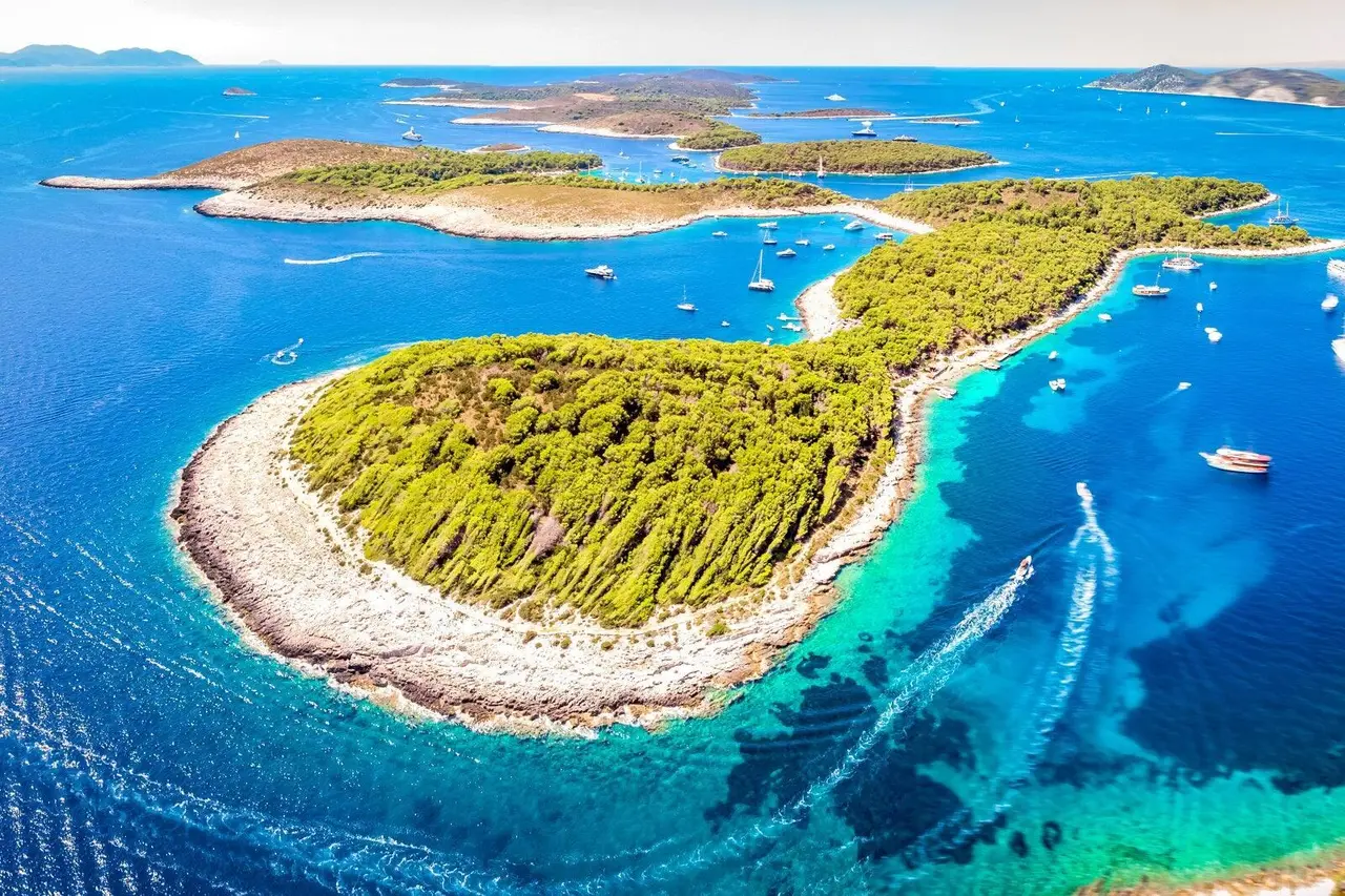 Full-Day Blue Cave and Hvar Islands Excursion